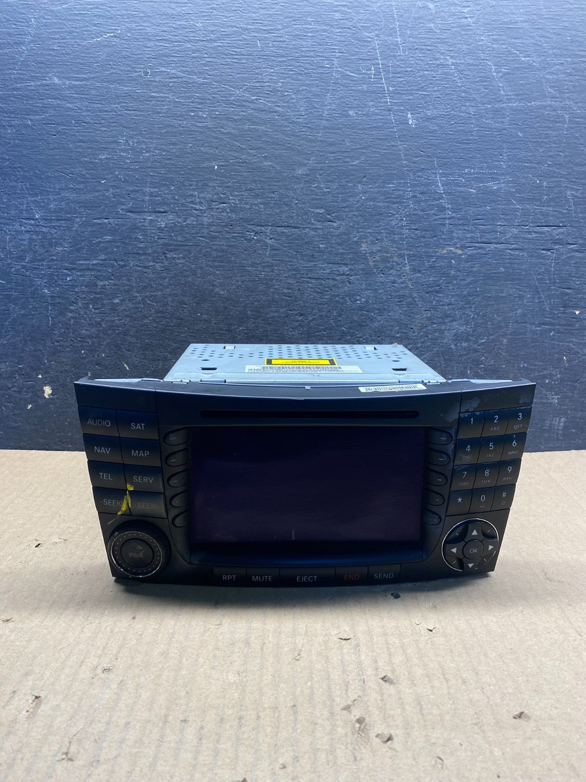 2003 2008 Mercedes E320 E350 Head Screen Display Radio CD Player Stereo AI50520
