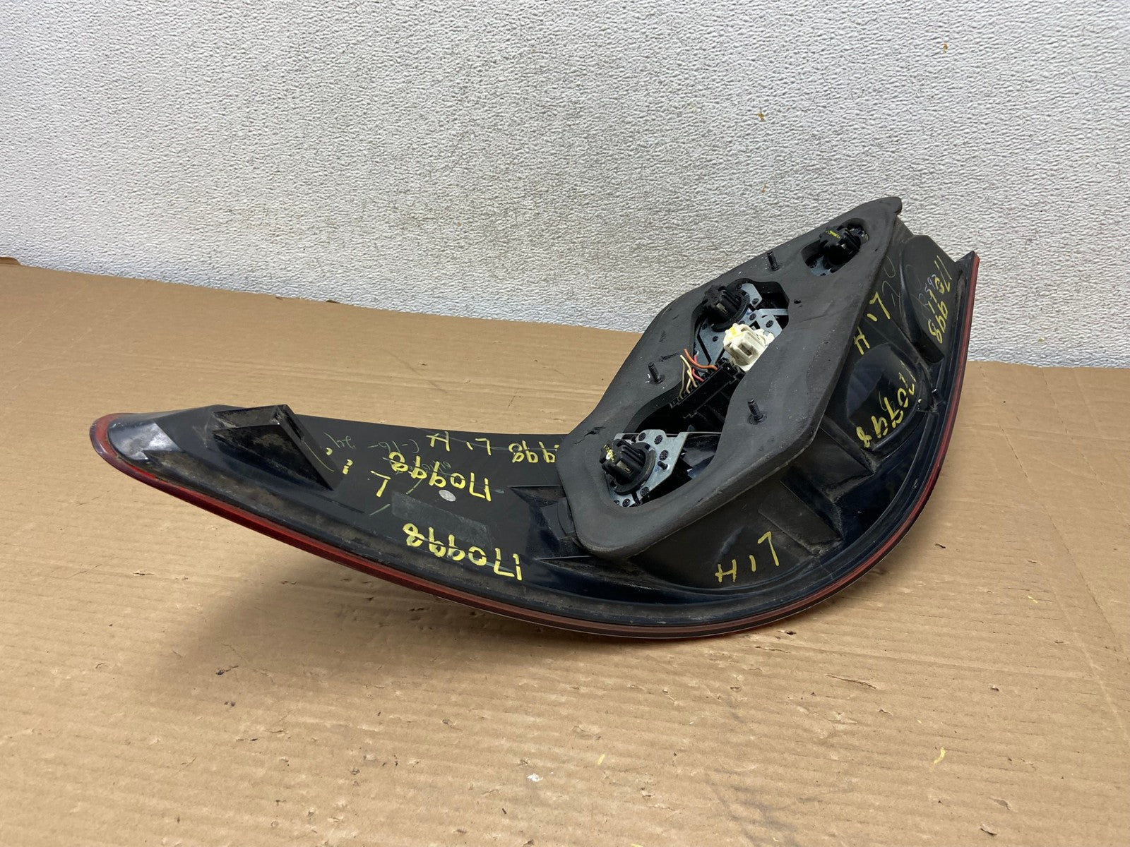 2006 to 2010 Mercedes W251 R-Class Left Driver LH Smoked Tail Light AG9009 LK4