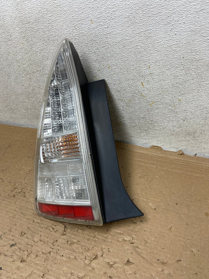 2010 2011 Toyota Prius Tail Light Left Driver LH Side AH9141 LK1