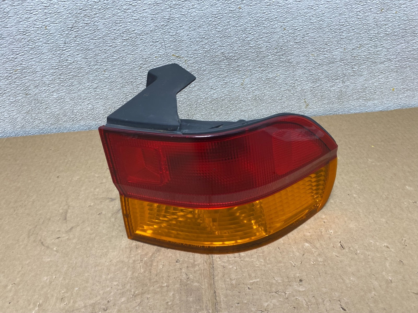 2002 2003 2004 Honda Odyssey Right Passenger Side Tail Light V1127 DW0