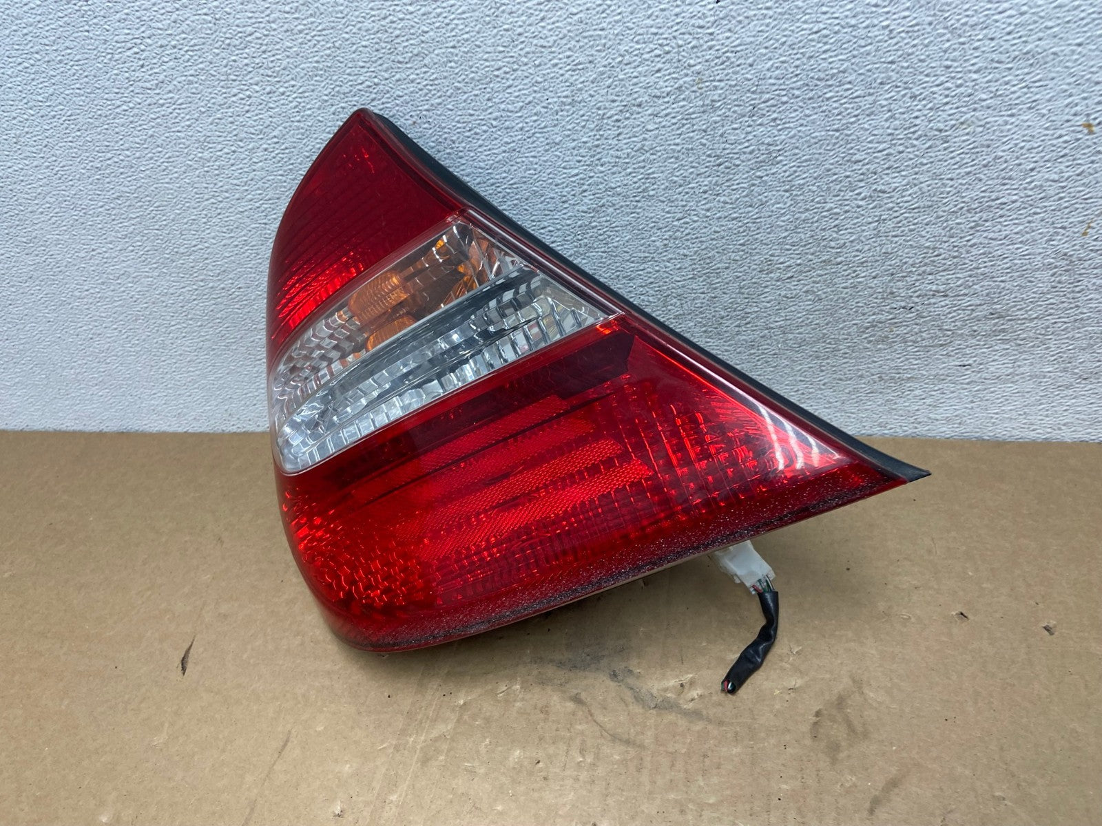 2002 2003 2004 Toyota Camry Left Driver LH Side Tail Light AF9969 LK1
