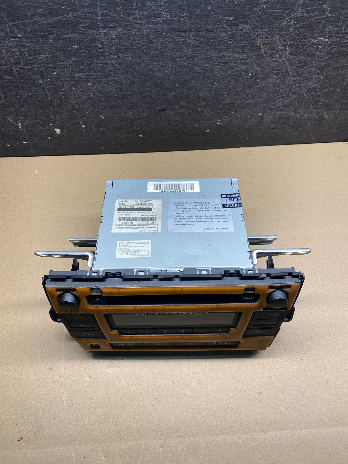 2010 to 2011 Toyota Prius Radio Stereo Receiver Aux Disc CD Player AI7370 DG3