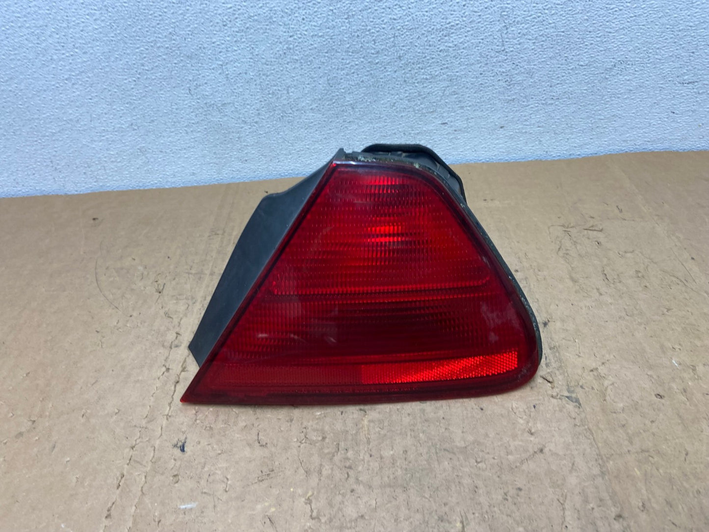1998 - 2002 Honda Accord Coupe 2-door Right Passenger Tail Light AD0582 LK0