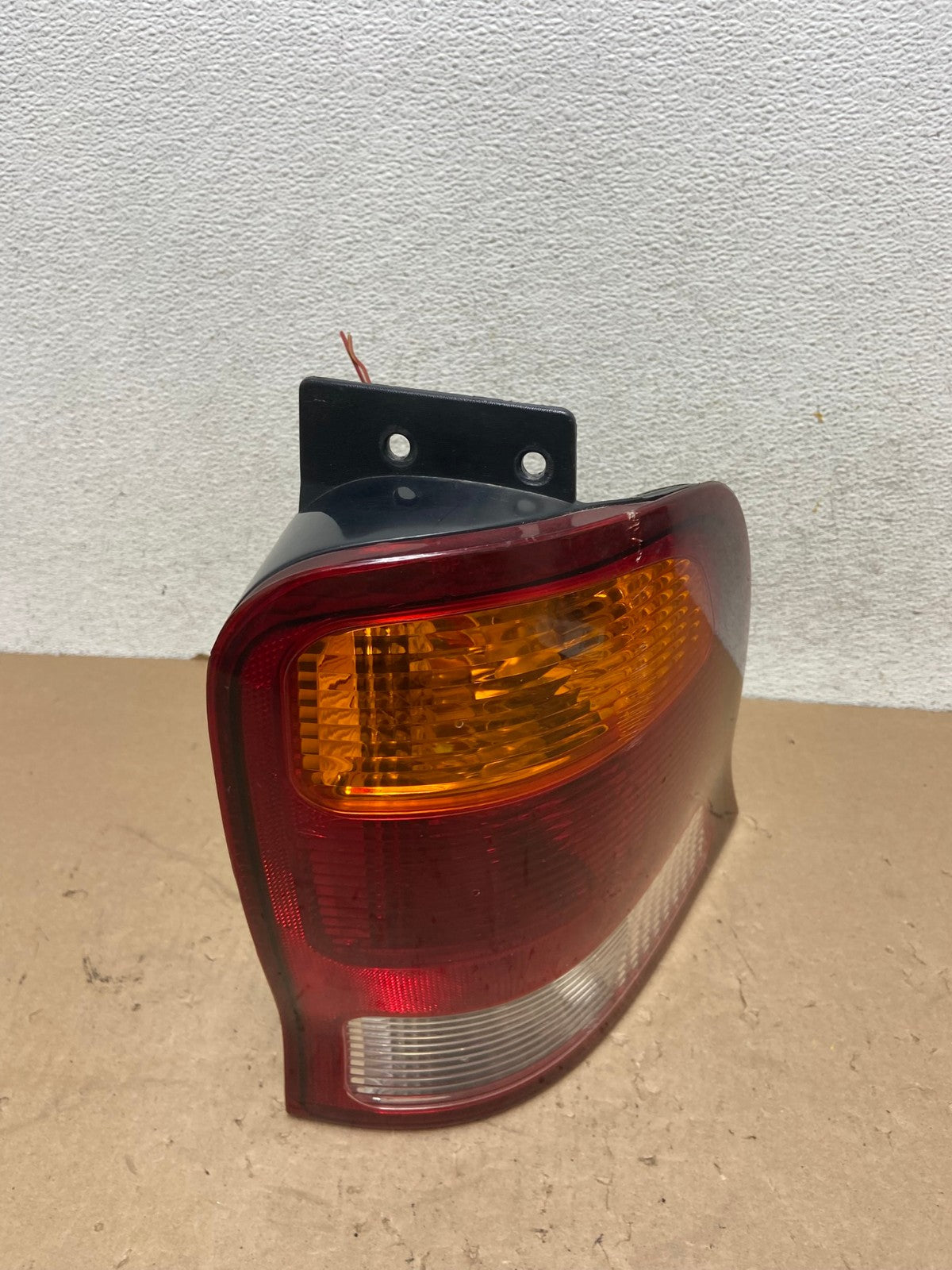 1999 to 2003 Ford Windstar Tail Light Right Passenger RH Side AG4275 LK2