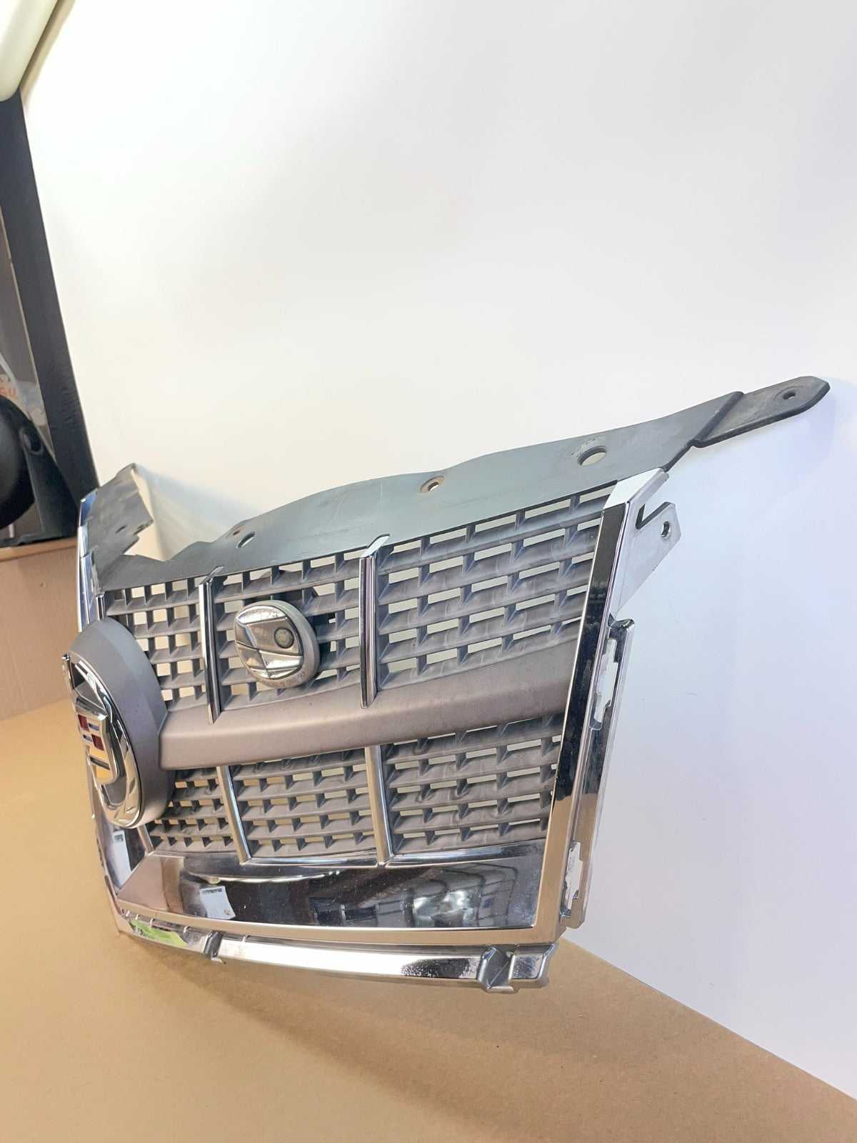 2010 2011 2012 Cadillac SRX Front Upper Grille Grill AG3014 DG1