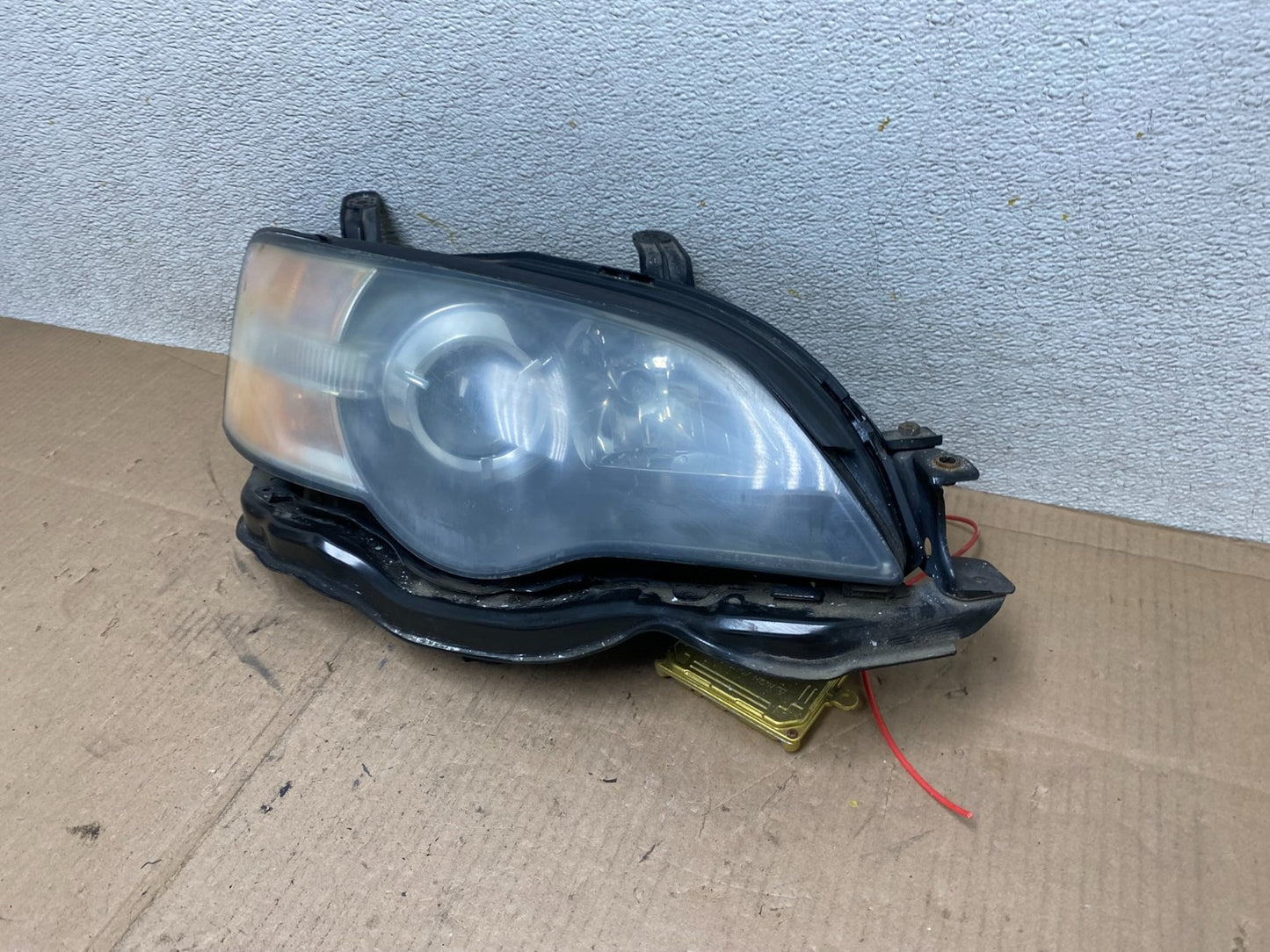 2006 to 2007 Subaru Legacy Right Passenger RH Side Black Headlight R7527 DW1