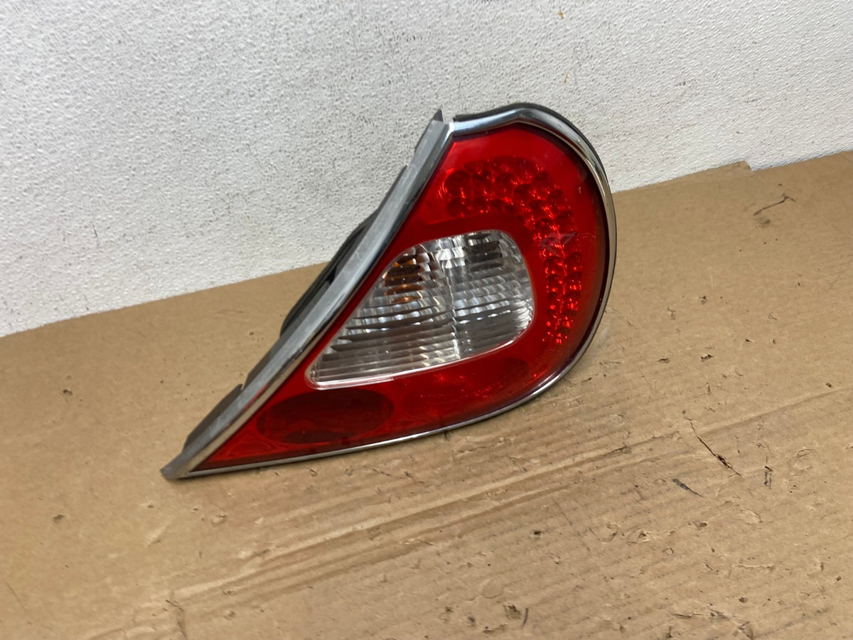 2008 to 2009 Jaguar XJ8 Right Passenger RH Side Tail Light AD4042 LK2