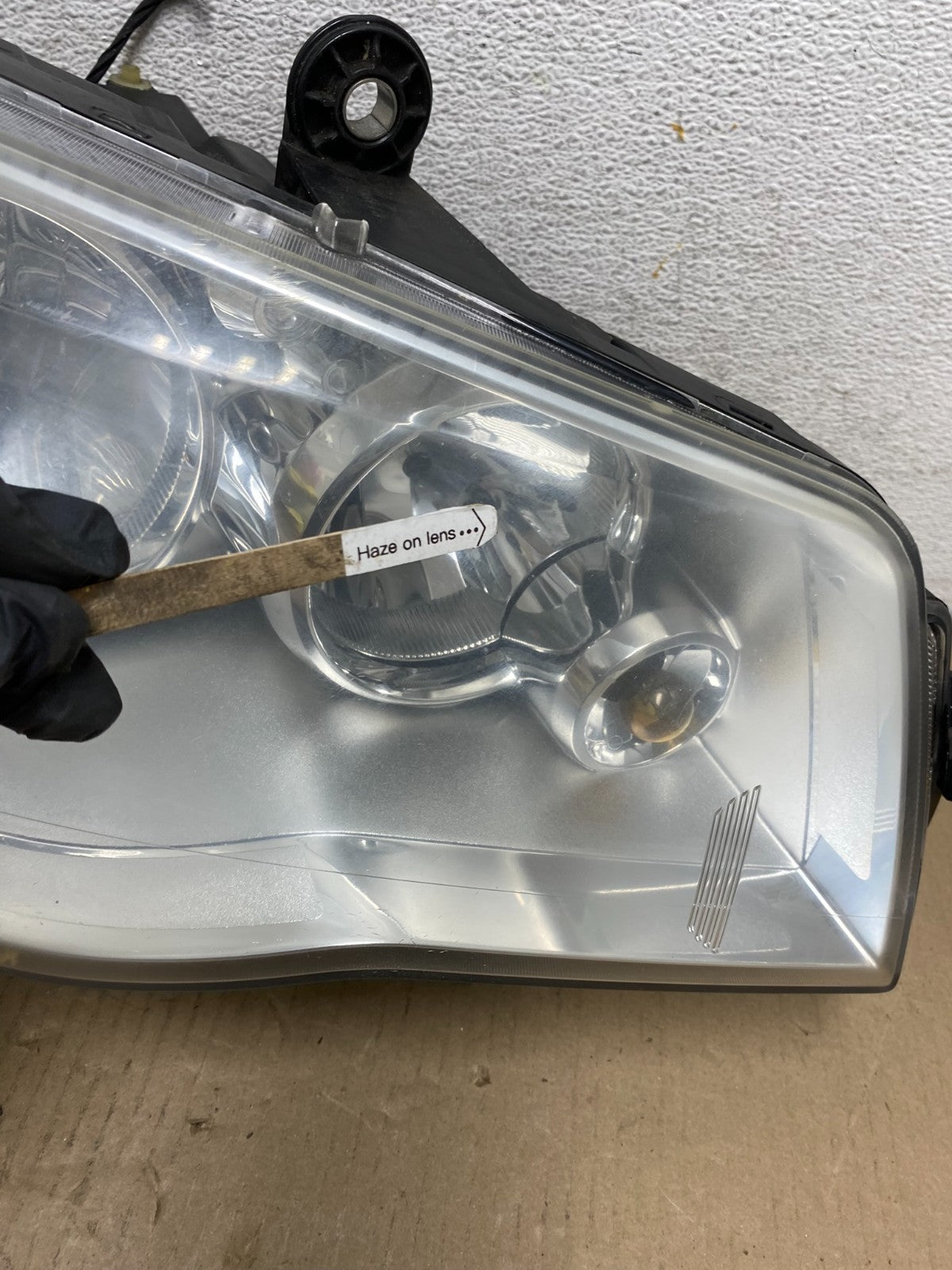 2011 to 2016 Chrysler Town and Country Right Passenger Headlight AF5854 DW5