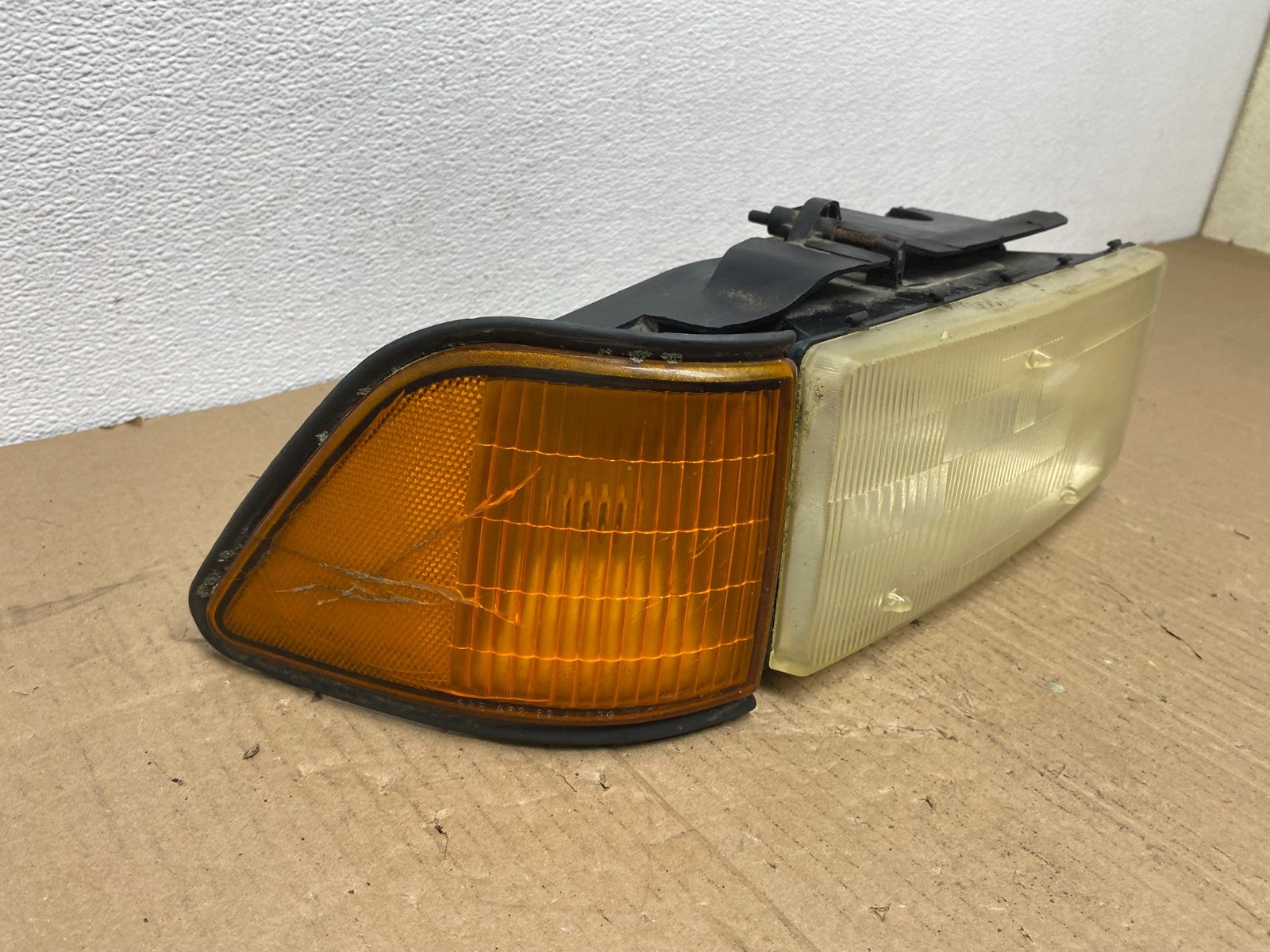 1989 to 1995 Plymouth Acclaim Right Passenger Side Headlight AB81902