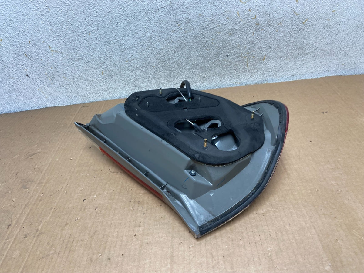 2005 to 2006 Toyota Camry Tail Light Right Passenger Side AI8481 LK6