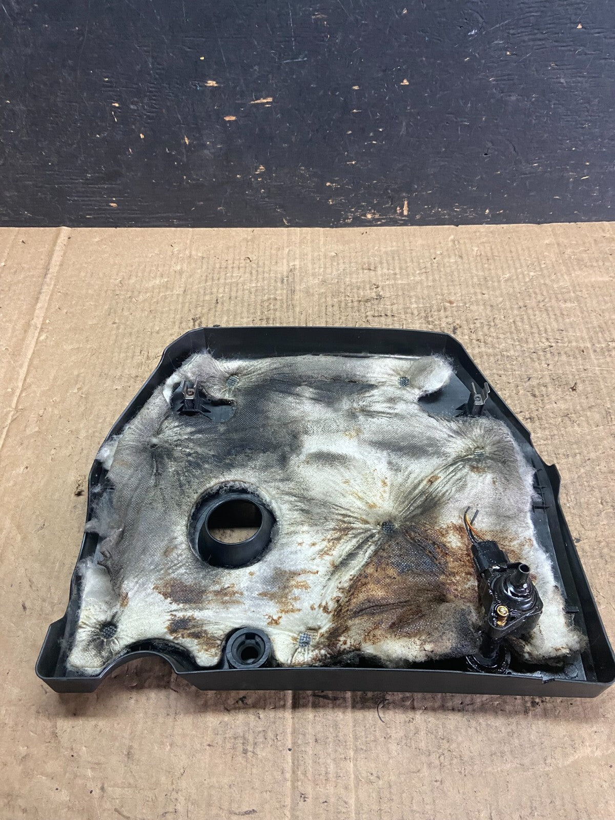 2004 to 2009 Mazda 3 DOHC 16 VALVE Engine Shield Top Cover O3303 PS4