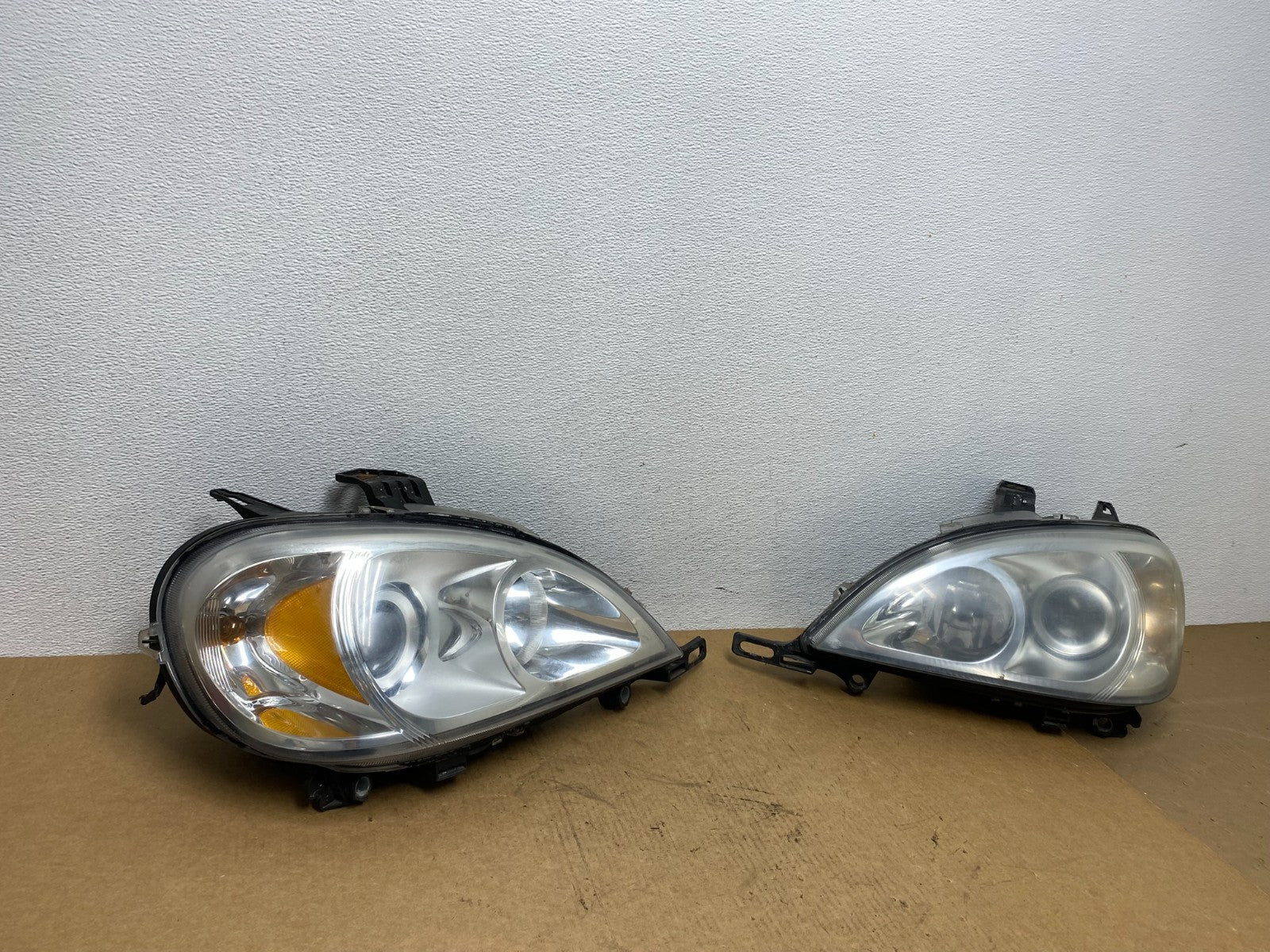 2002 - 2005 Mercedes ML ML350 ML500 Left+Right Side Halogen Headlights AC1836 DW2
