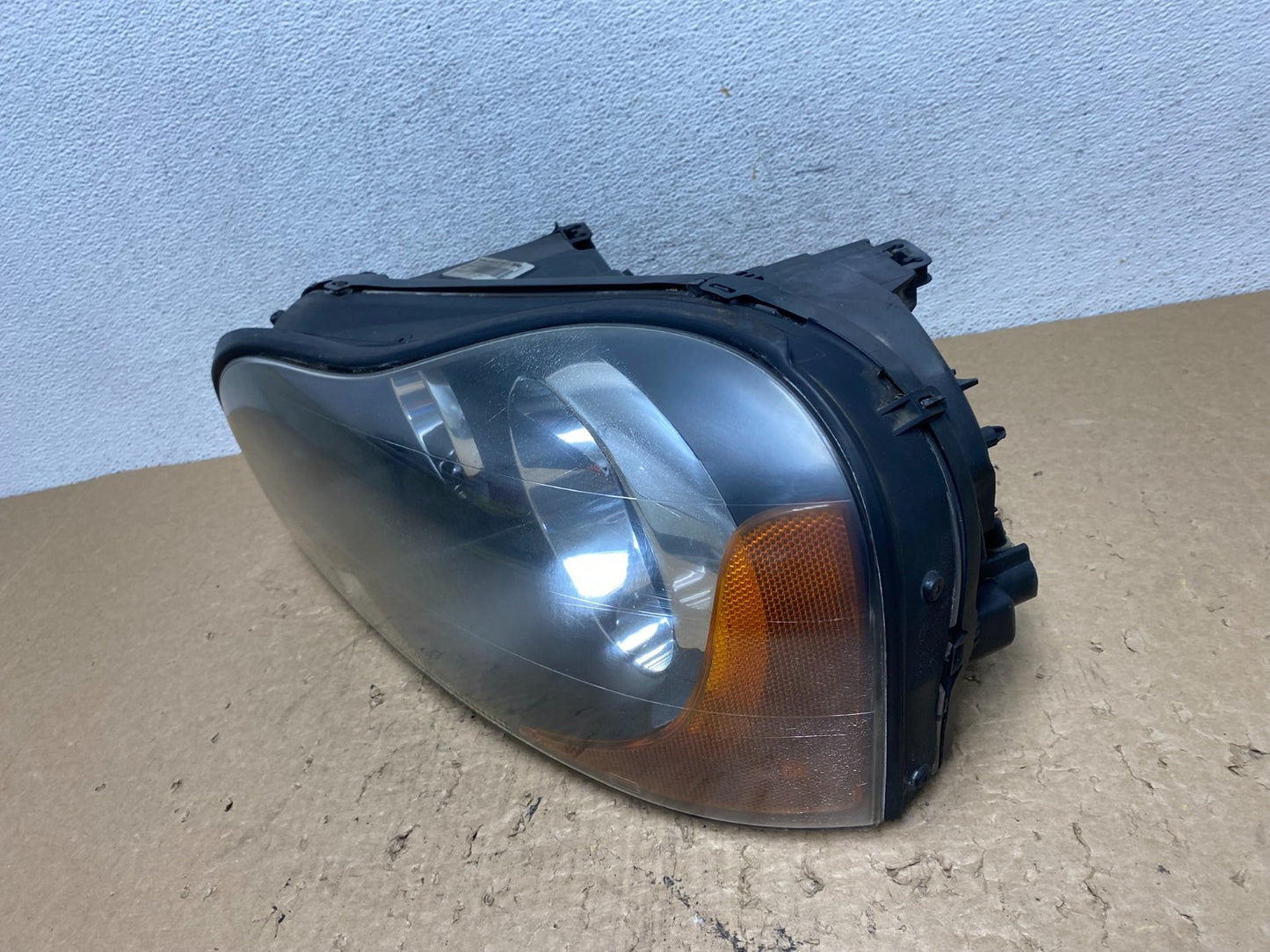 2003-2013 Volvo XC90 Left Driver LH Side Halogen Headlight AF8334 DW1