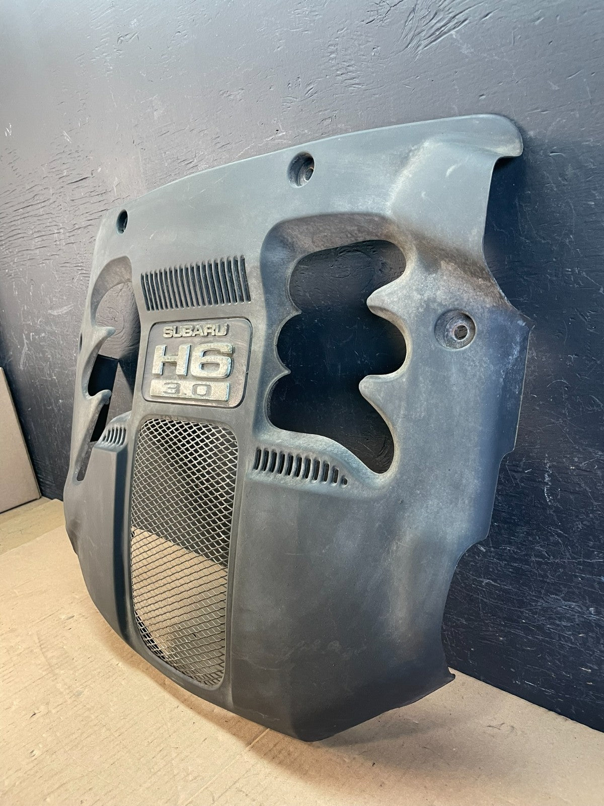 2000 to 2004 Subaru Legacy Outback 3.0L Engine Motor Cover ad8449 DG1