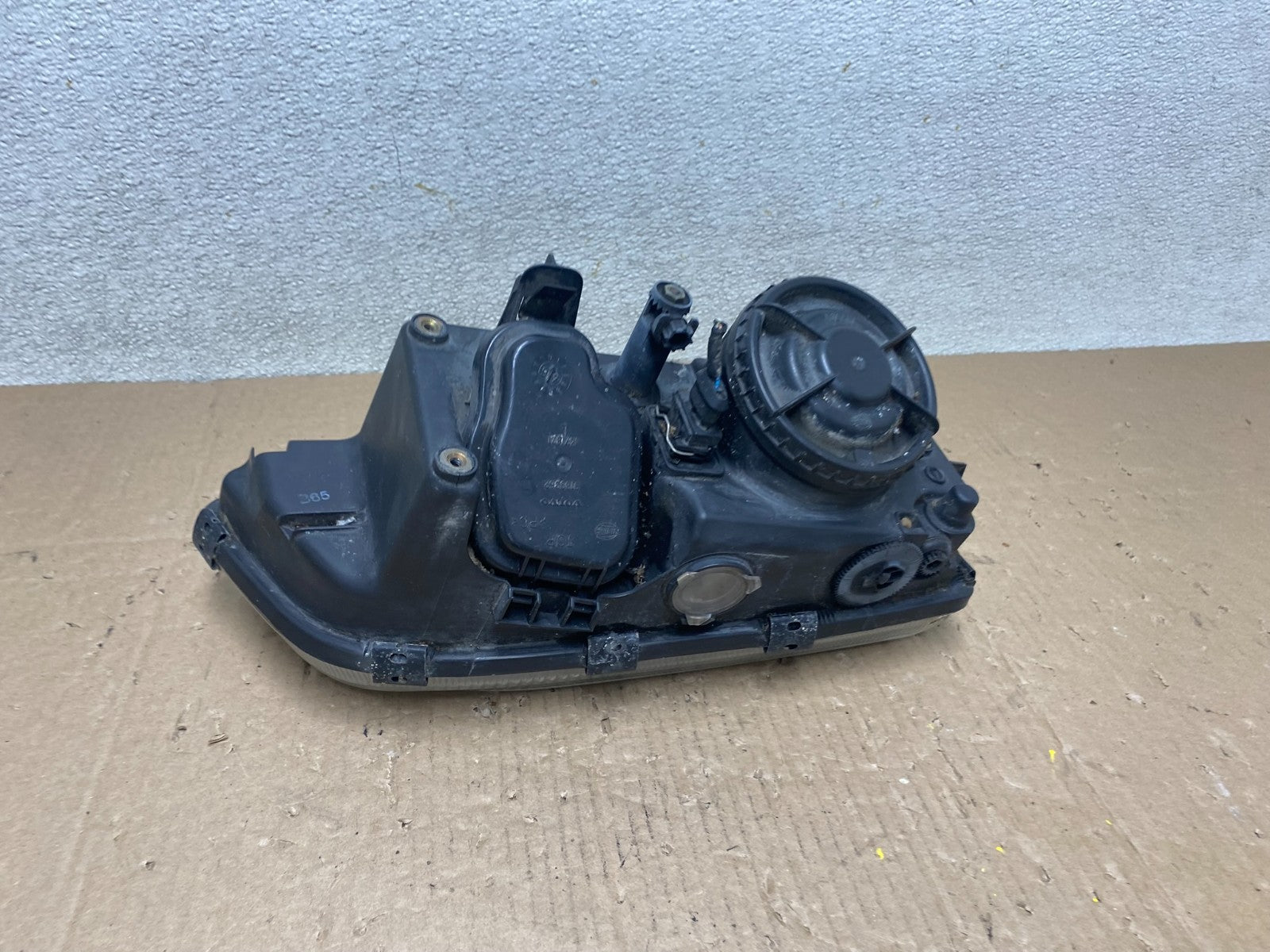 1997-2000 Volvo S70 C70 V70 Left Driver LH Side Halogen Headlight OEM T5759 DW6