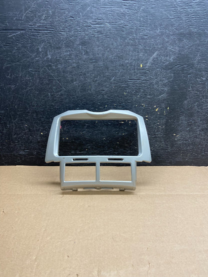 2009 - 2012 Toyota Yaris Radio Stereo CD Player Bezel With Vents AI6252 DG0
