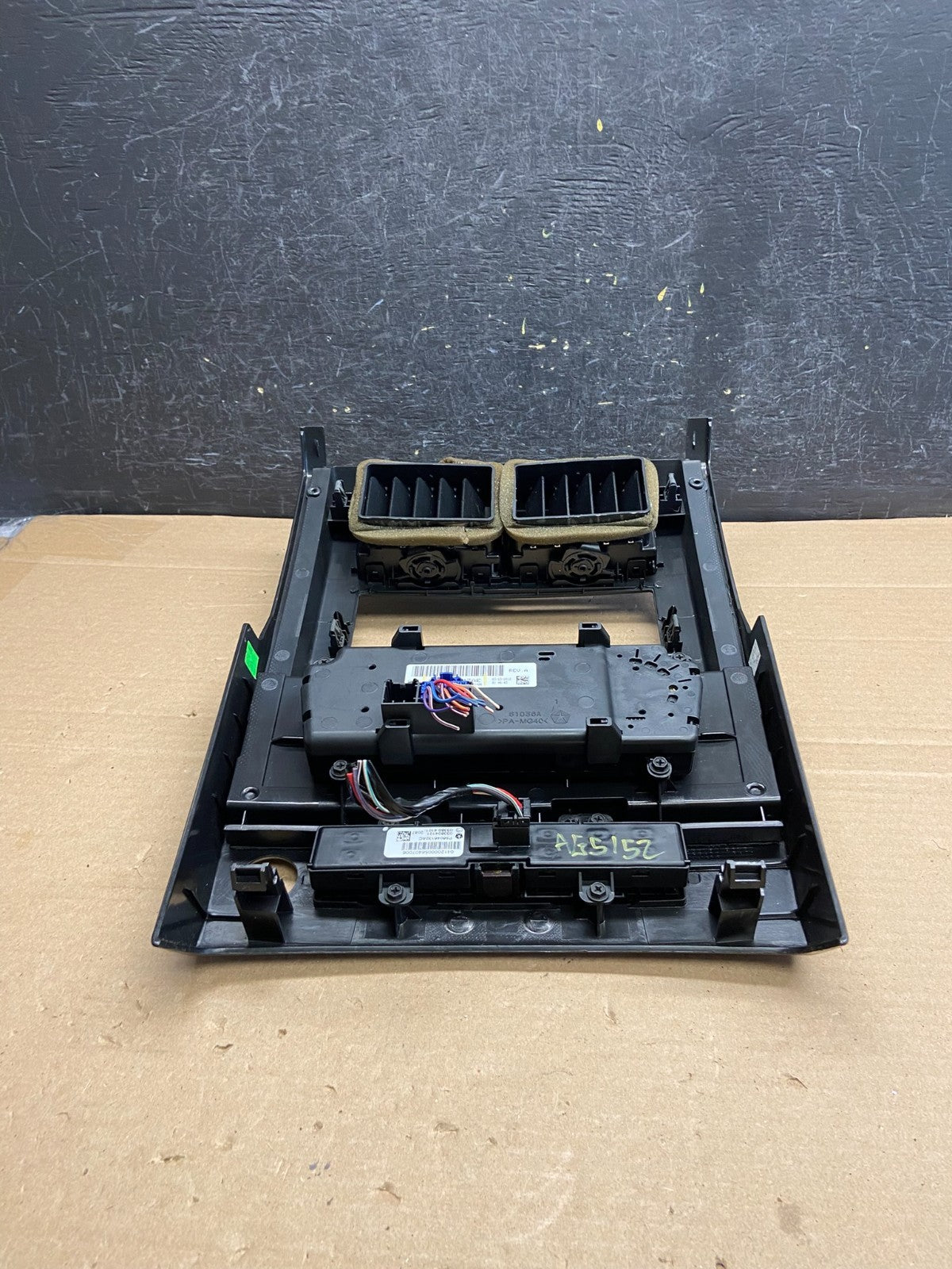 2008 to 2012 Jeep Liberty Dash Climate Temperature Control Radio Bezel AG5152 DG5
