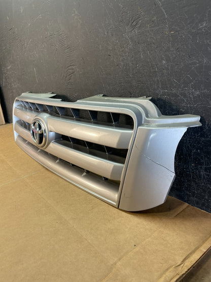 2004 to 2007 Toyota Highlander Front Upper Grille Grill With Emblem AE0862 DG1