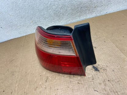 1998 to 2000 Honda Accord Sedan Tail light Left Driver LH Side AI9266 LK1