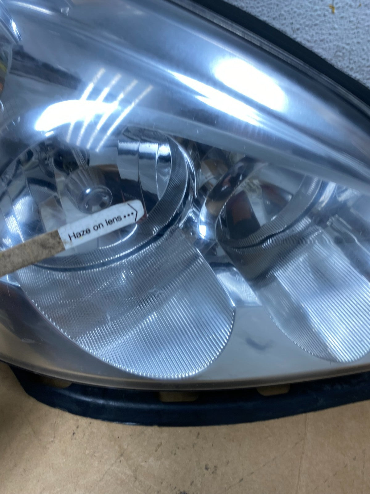2006 to 2008 Buick Lucerne Right Passenger Side Halogen Headlight AE2988 DW4