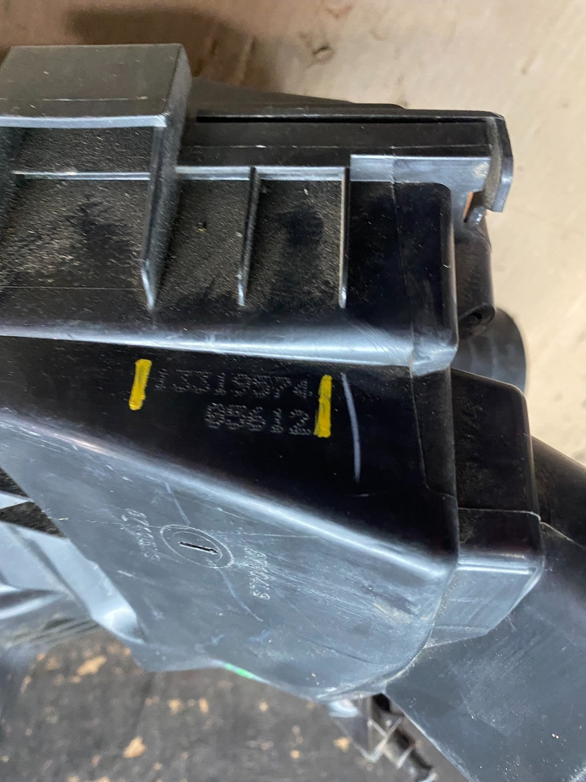 2012 Buick LaCrosse 2.4L Air Intake Box Cleaner X7855 PS8