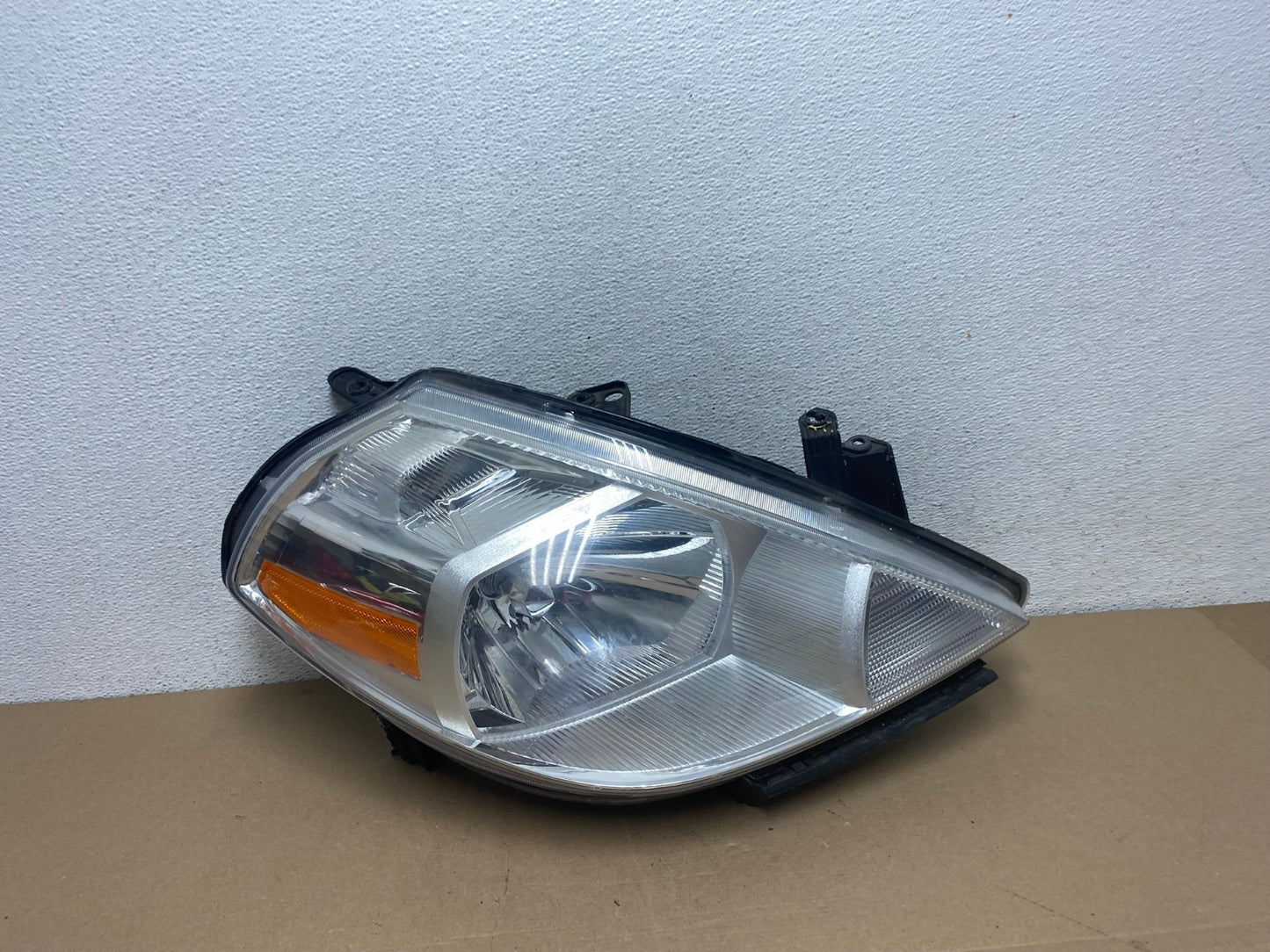 2008 to 2012 Nissan Versa Headlight Right Passenger Rh Side AF4359 LK0