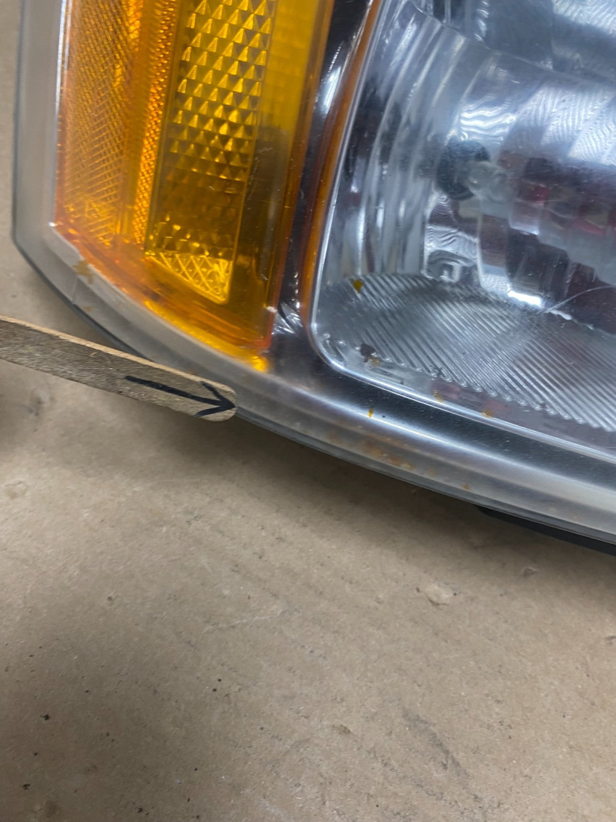 2007 - 2014 GMC Sierra Left+Right Side Halogen Headlights AH9340 DW6