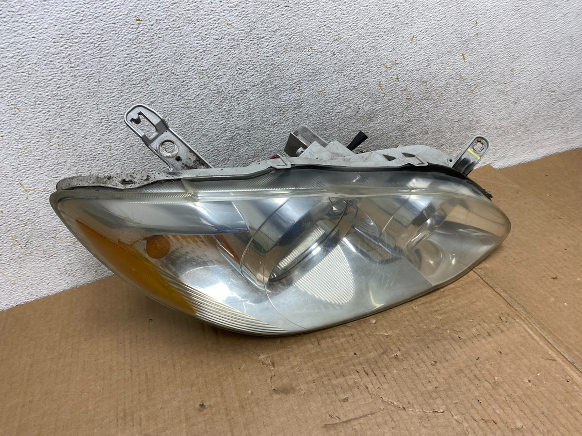 2005 to 2008 Toyota Corolla Right Passenger RH side Headlight AI4468 DW2