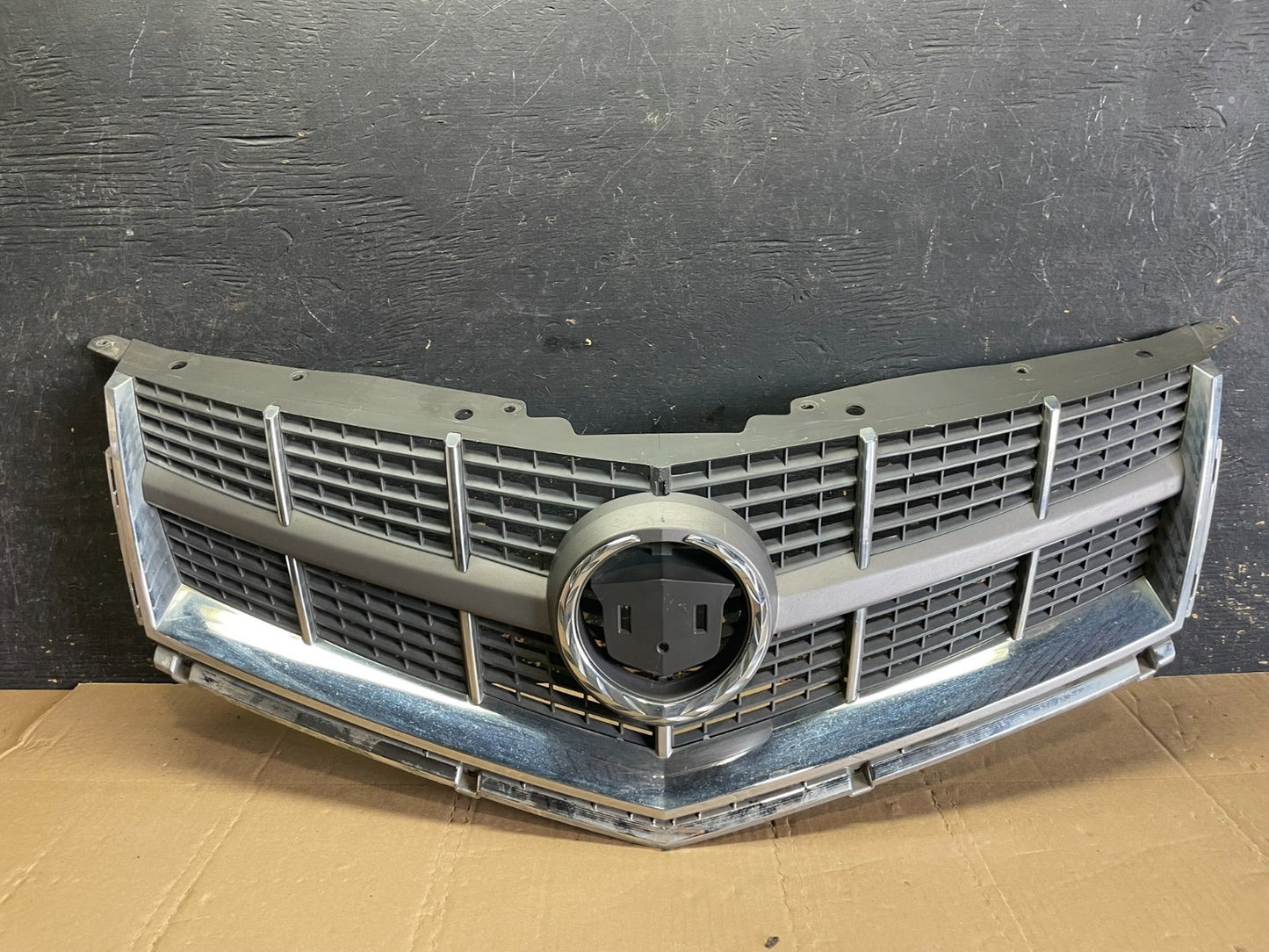 2010 to 2012 Cadillac SRX Front Upper Grille Grill OEM AA8822 DG0