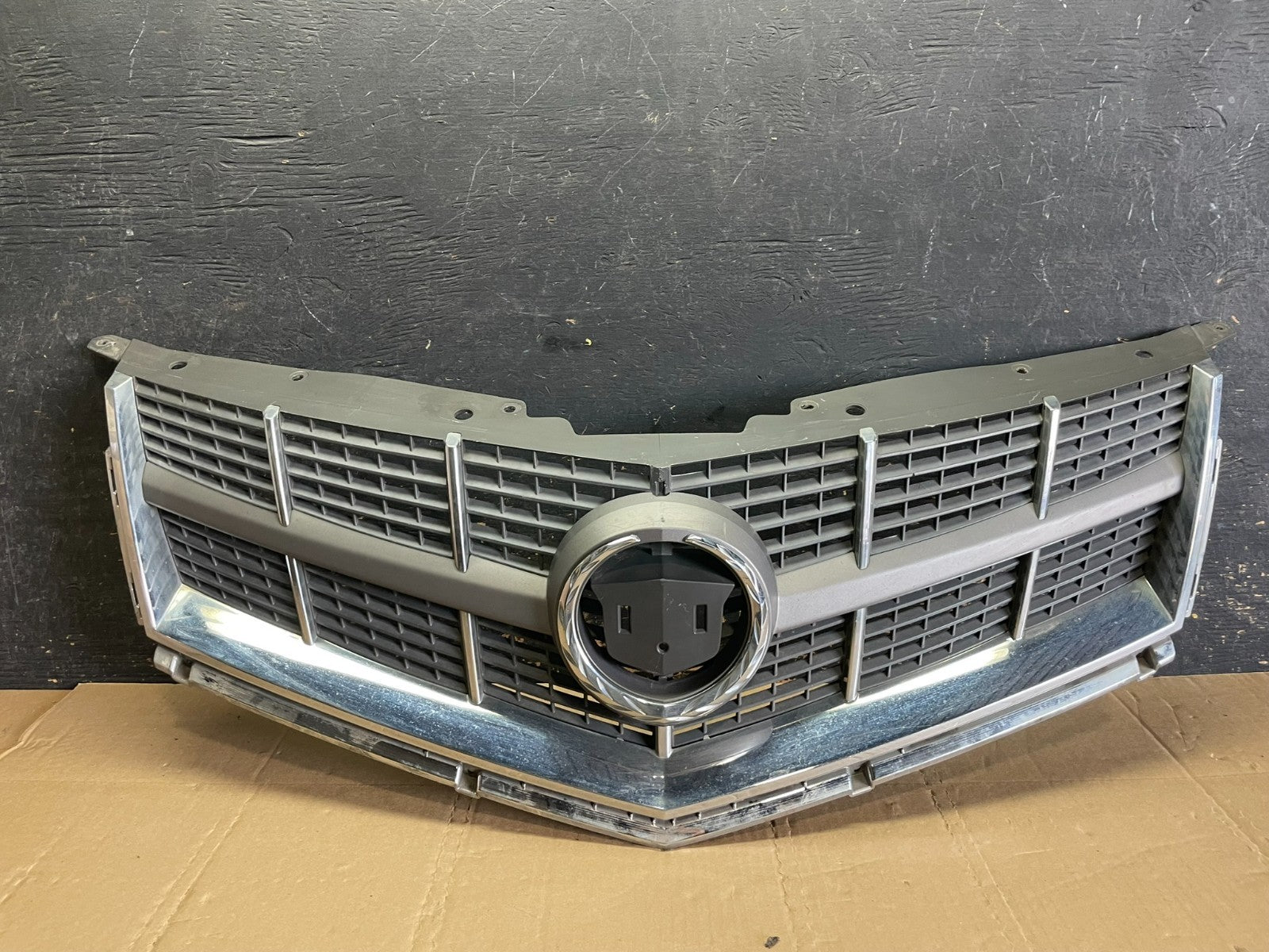 2010 to 2012 Cadillac SRX Front Upper Grille Grill OEM AA8822 DG0