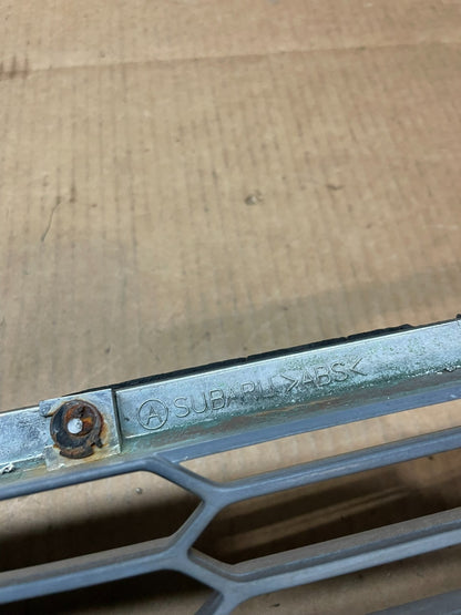 1998 to 2003 Subaru Legacy Front Grill Grille AA91518