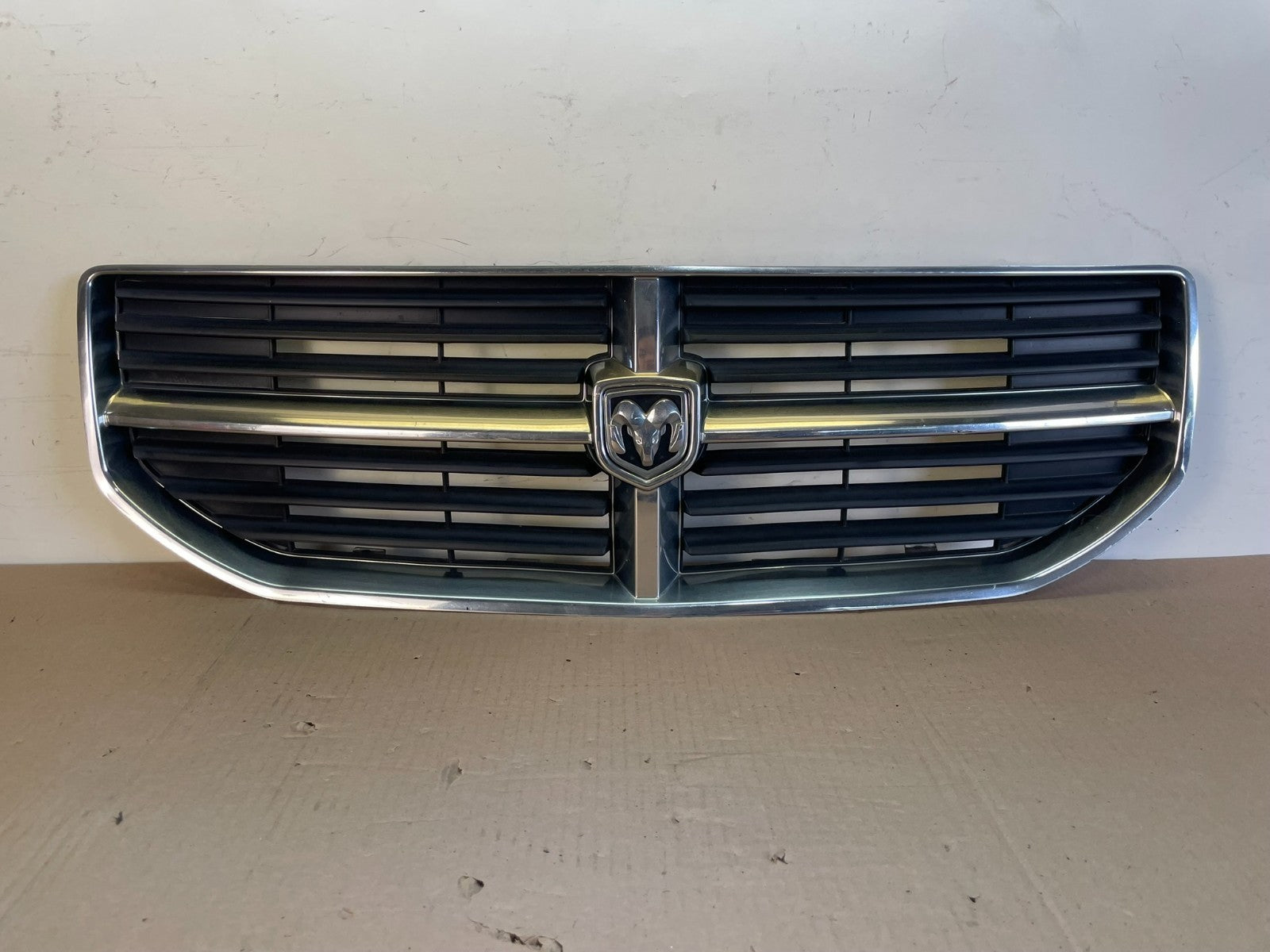 2007 2008 2009 2010 Dodge Caliber Upper Front Chrome Grill Grille ag7690 DG0