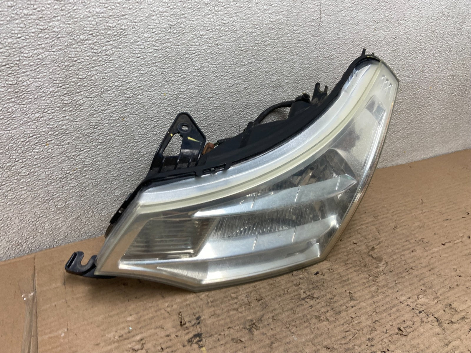 2008 2009 2010 2011 Ford Focus Left Driver Lh Headlight Halogen Oem AA9663 DW2