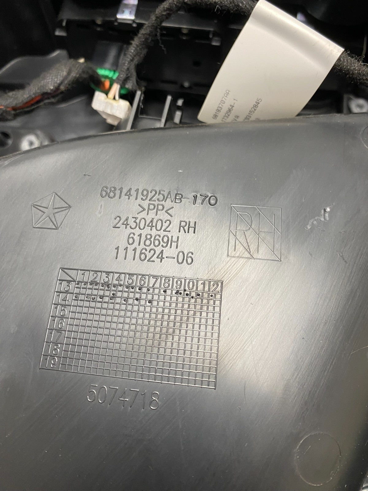 2014 to 2022 Jeep Cherokee Front Right Passenger Side Panel Door AD7864 DG9