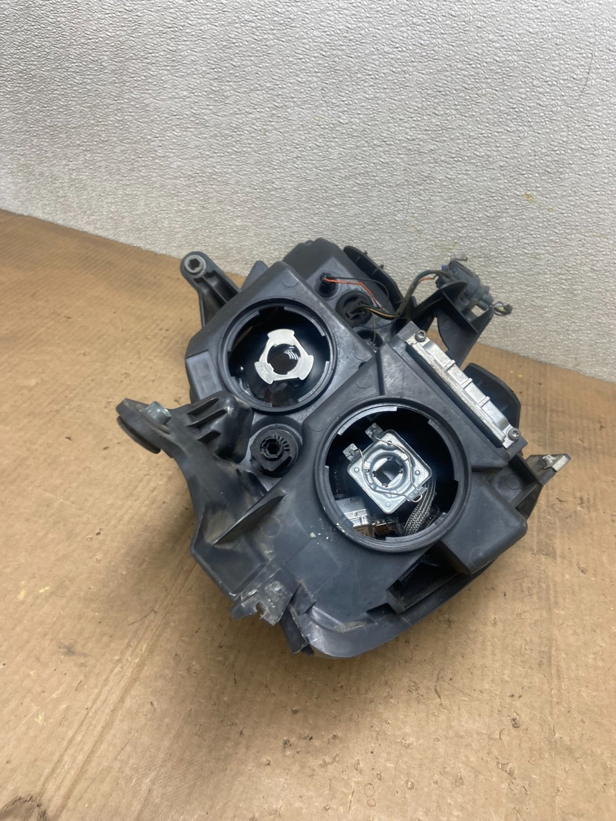 2007 to 2012 Gmc Acadia Xenon Headlight Left Driver LH Side AA6814 DW9