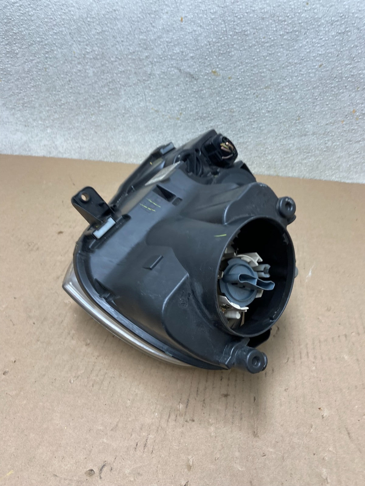 2005 - 2010 Volkswagen Jetta Right Passenger RH Side Headlight Halogen AB5940 DW7