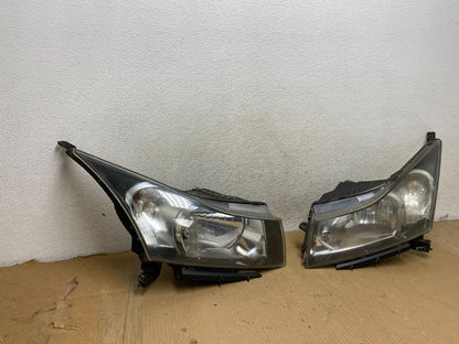 2011 to 2015 Chevrolet Cruze Halogen Left+Right Set Headlights AH3048 DW1