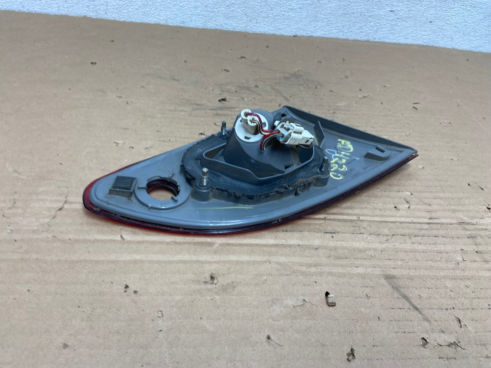 2001 2002 Toyota Corolla Right Passenger RH Side Inner Tail light AD4220 LK4