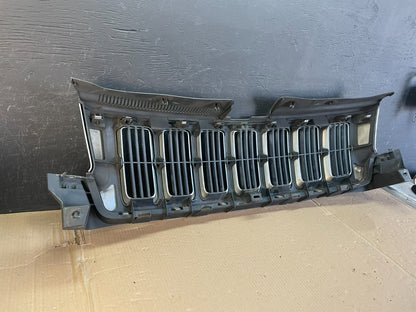 2011 to 2013 Jeep Grand Cherokee Front Upper Grill Grille AE3592 DG5