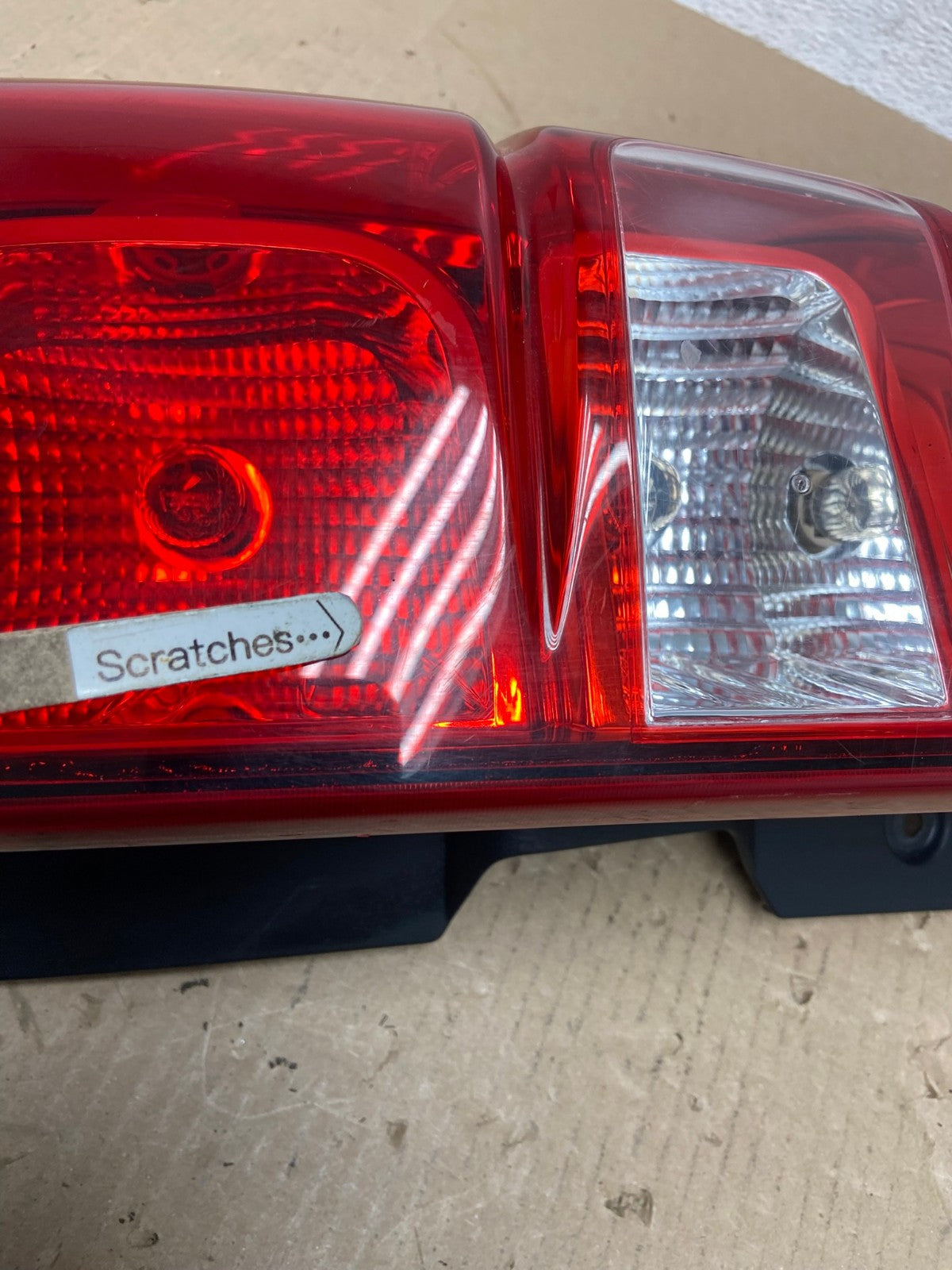 2008-2014 Chevrolet Tahoe Suburban Driver Lh Left Side Tail Light AE8746 LK3