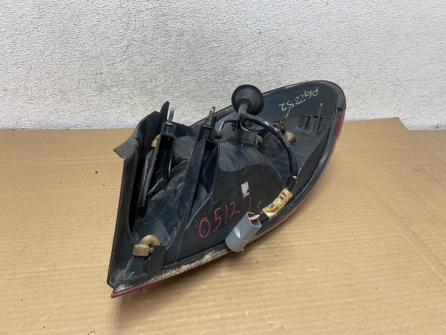 1998 to 2002 Lincoln Continental Left Driver LH Side Tail Light AG8852 DW5