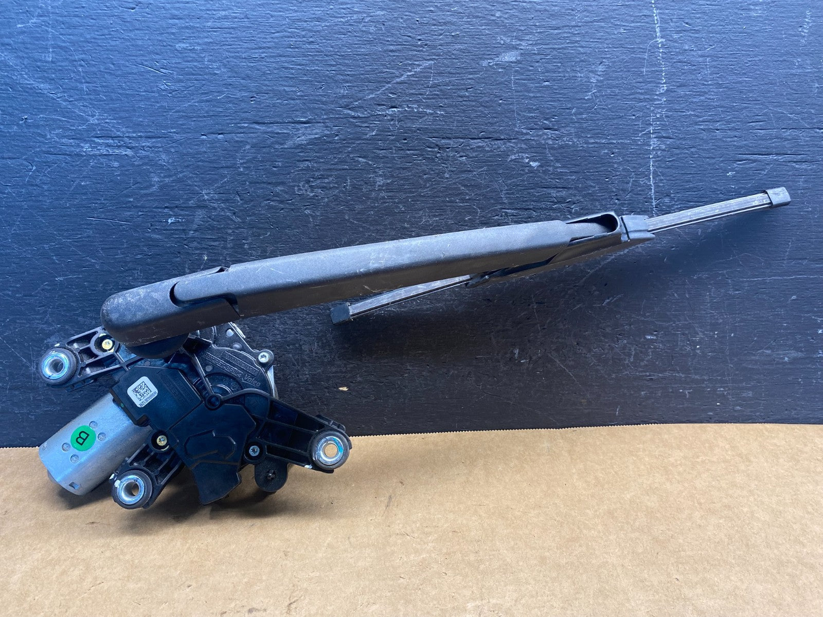 2013-2016 Nissan Pathfinder Back Door Rear Wiper Motor Wiper Blade AD7418 DG0