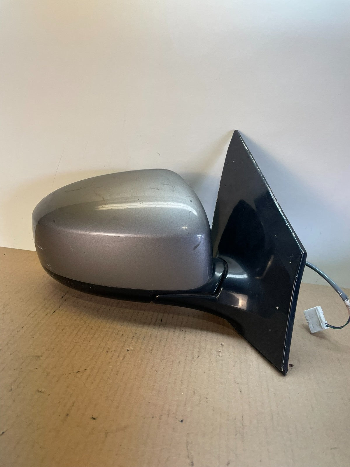 2009 to 2014 Nissan Murano Right Passenger Side View Door Mirror AI4159 DG0