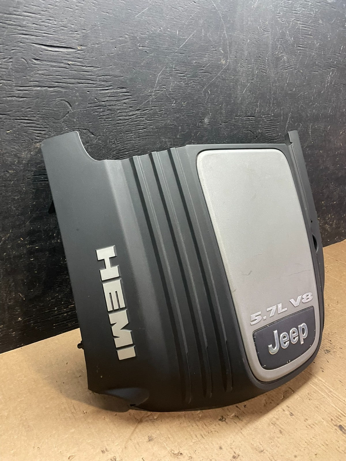 2005 to 2010 Jeep Grand Cherokee 5.7L Hemi Engine Cover Plastic Shield z6008 DG1