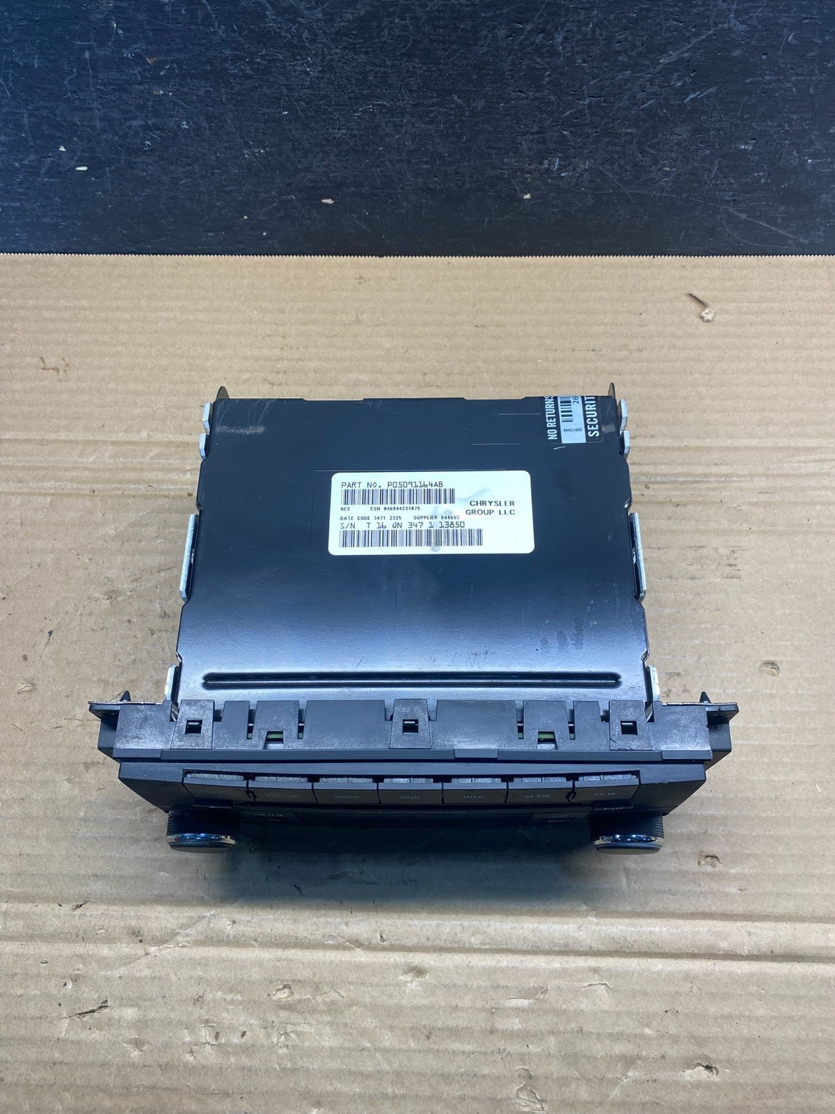 2007-2012 Chrysler Dodge Jeep Ram Radio CD MP3 AUX Receiver ae4775 DG3
