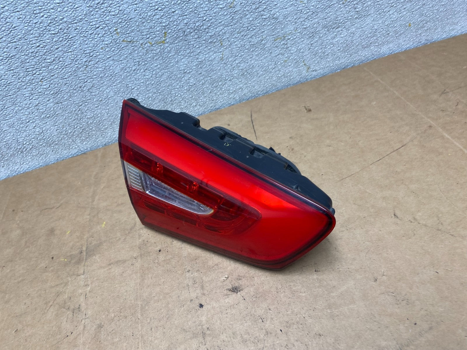 2014 to 2016 Kia Cadenza Left Driver LH Side LED Inner Tail Light OEM X3847 DW1