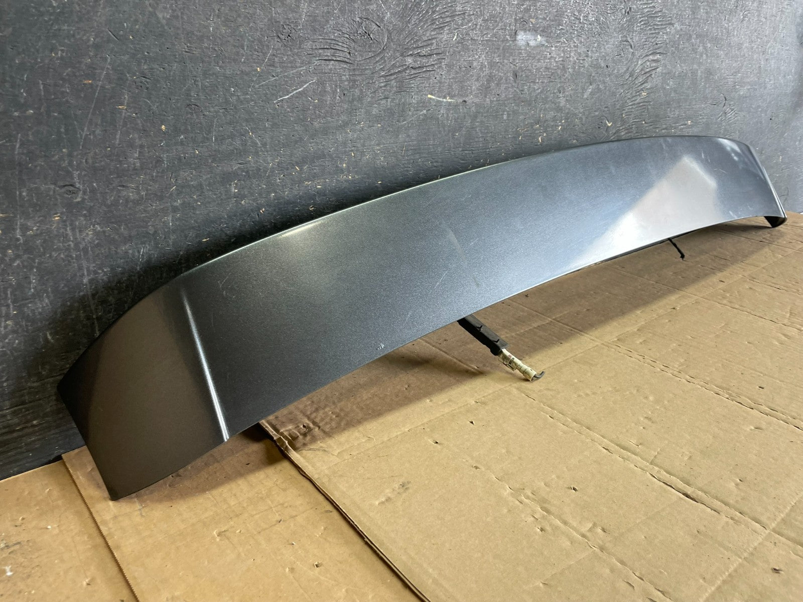 2007 to 2009 AUDI Q7 Rear Tailgate Spoiler W/ 3RD Third Brake Light OEM N8941 DG1