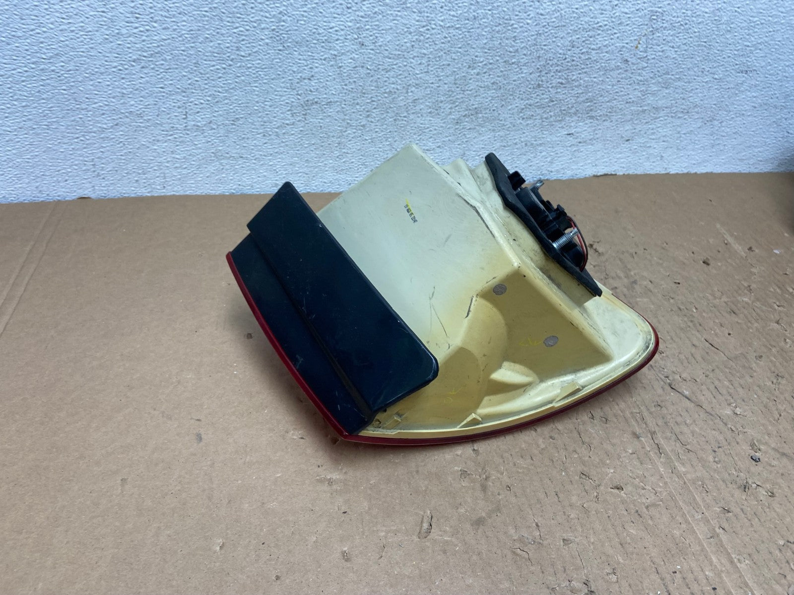 2005 2006 2007 Volkswagen Jetta Right Passenger Rh Side Tail Light AD8147 LK5