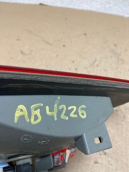 2011-2013 Jeep Grand Cherokee Right Passenger Rh Inner Tail Light AG4226 LK5