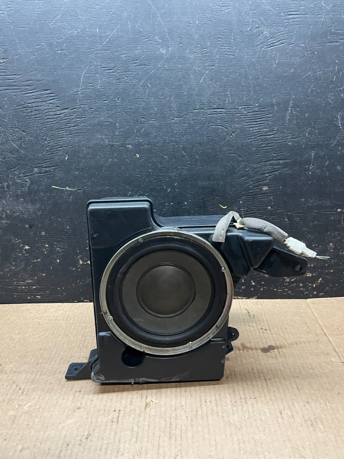 2011 to 2017 Honda Odyssey Rear Subwoofer Speaker OEM y9530 DG0